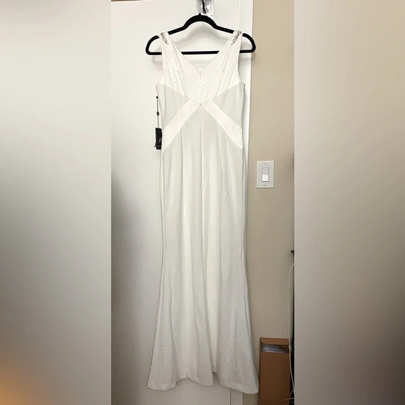 NWT Adrianna Papell Beaded Appliqué Charmeuse Mermaid Sleeveless Ivory Gown Sz 2 - Picture 3 of 16